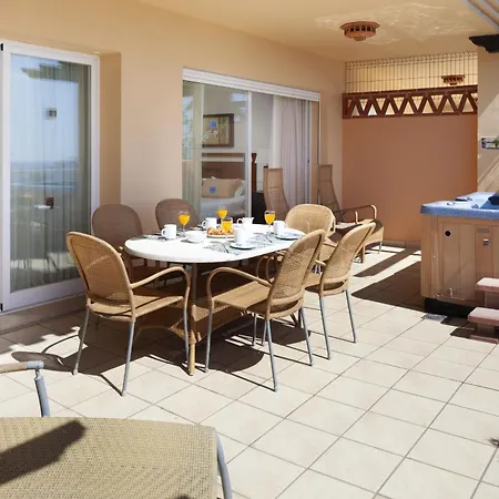 Malibu Mansions By The By Alfresco Appartement El Faro