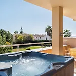 Malibu Mansions By The By Alfresco Apartment