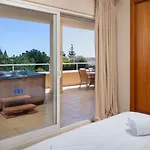Apartment Malibu Mansions By The By Alfresco