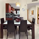 Malibu Mansions By The By Alfresco Apartment