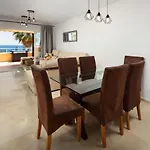Malibu Mansions By The By Alfresco Apartment