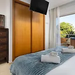 Malibu Mansions By The By Alfresco Apartment *