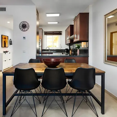 Malibu Mansions By The By Alfresco Apartment