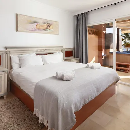 Malibu Mansions By The By Alfresco * El Faro